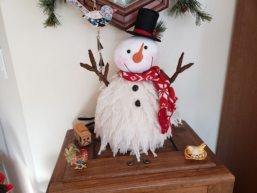 Snowman on icebox