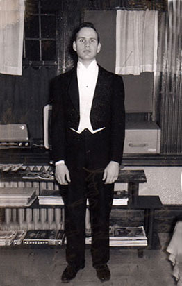 Bill in tails